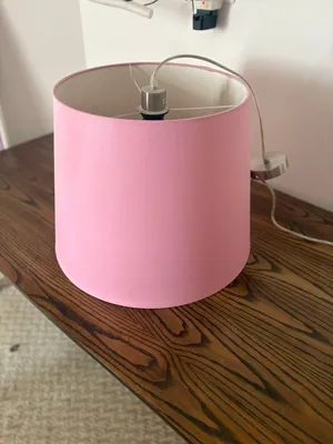 Pink big light for room for sale 15 BD  مصباح وردي كبير للغرفة للبيع بـ 15 دينار