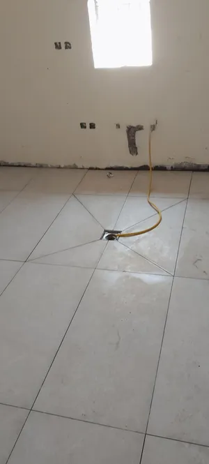 نائب لتركيب جميع انواع البلاط