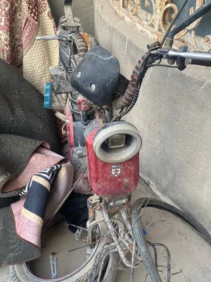 دراجه كهربائية للبيع  شغالة بس سويت بيها حادث وعفتها صار 3 اشهر  يرادلها ترتيب وترجع جديد