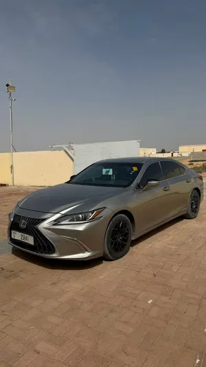 Used Lexus ES in Sharjah