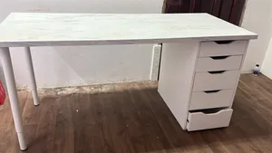 تسريحة طاوله