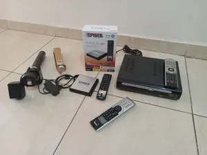 رسيفرات عدد 2 للبيع + ريموت لكافة الأجهزة + كشاف مع بطارية احتياط