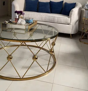 طاولة شبه جديدة