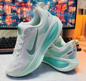 Nike Running Vomero 18  zoomx trainers in white and light blue new