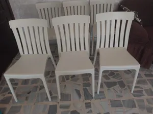 كراسي ابيض