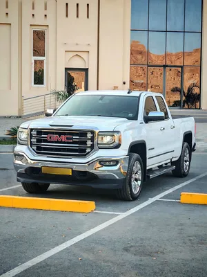 Used GMC Sierra in Al Dakhiliya
