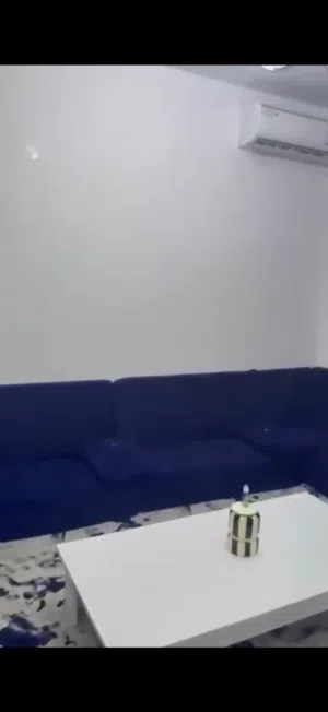 شقه للاجار دقادوستا متكونه من غرفتين وحمام وصاله ومطبخ مفروشه بالكامل مطبخ متكامل موجود انترنت