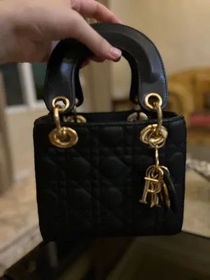 حقيبة Christian Dior سوداء حجم وسط بسعر 25