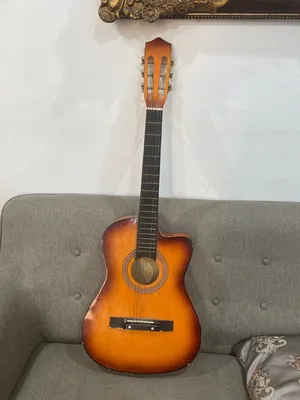 An very amazing guitar for guitar lovers in one in one condition all the strings are perfectly works