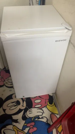 ثلاجة مكتب دايو
