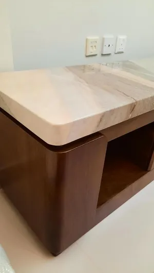 اثاث بحالة جيدة وجودة عالية