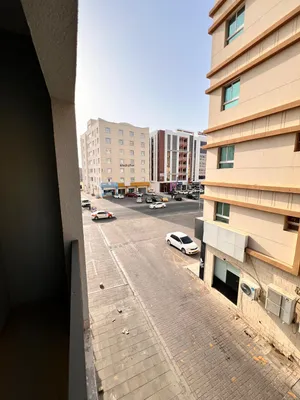 شقق للايجار ببوشر شارع المها مبنى جديده قريبه جميع الخدمات مقابل مدرسة الحكمه مبنى كاري فود هايبر ما