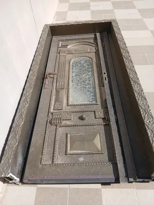 باب من نوع ألمنيوم كاستنج
