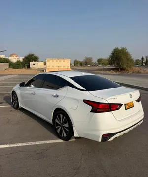 نيسان التيما 2019 سوبر الصالون بحالة جيدة مع مواصفات أمريكية وأمان متكامل