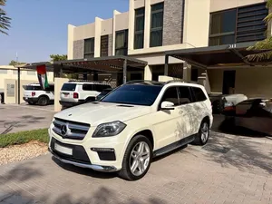 Mercedes-Benz GL500 4MATIC 2013 – GCC Specifications.