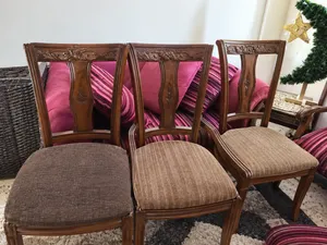 8 كراسي خشب ثقيل