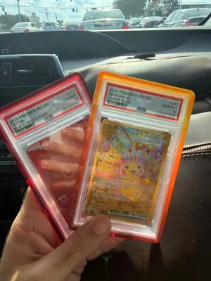 بطاقات Pokémon نادرة جداً PSA 10 Pikachu ex + Victini