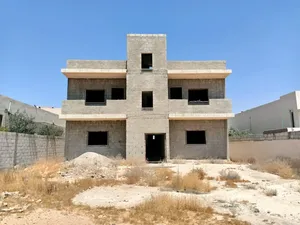 بيت مكون من طوابق للبيع