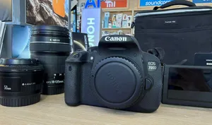 Canon D700 super clean with 2 Lences