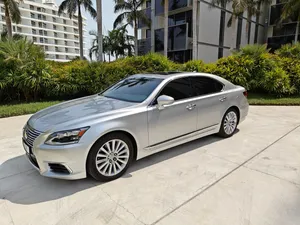 2017 Lexus LS460  4.6L V8 AWD