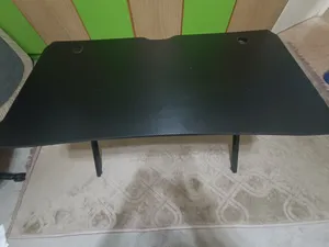 طاولة جيمنج كاربون فايبر باللون الأسود عدد 2