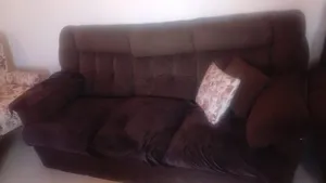 اننريه كامل بحالة ممتازة ممكن من كنبة صغير + كنبة كبيره+ 2 كرسي + فوتية + تربيزه+ وحدة تلفزيون