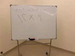 وايت بورد مع ستاند متحرك مقاس 1.20 متر ب45 دينار للدورات للمحاضرات للمراكز للمدارس للمساجد