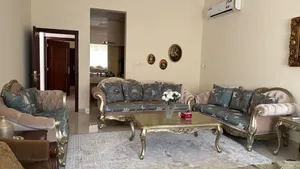طقم كراسي مجلس فاخر شبه جديد