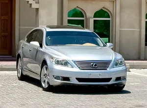 لكزس LS460 وراد اليابان موديل 2012 فل اوبشن