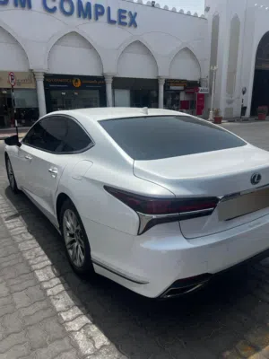 لكزس LS500 نظيفة جدا 2018