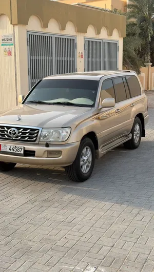 للبيع استيشن 2004 نظيف وبحالة ممتازه 6 سلندر جير اوتماتيك فتحه محركات نظيفه