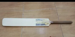 bat for sale slightly used  الخفافيش للبيع مستعملة قليلا