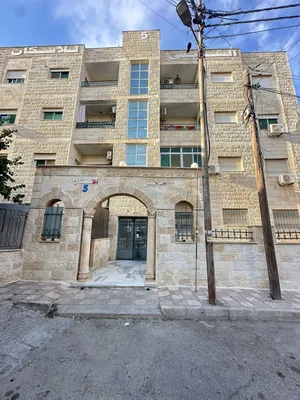 شقة سكنية و استثمارية للبيع في الجبيهة قرب البوابة الشمالية للجامعة الاردنية بسعر لقطه