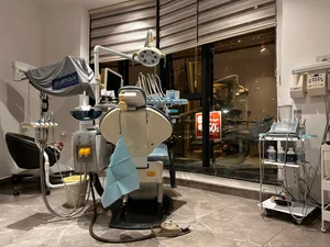 عيادة اسنان للضمان مجهزة لاخصائي عصبendodontistمن ضمن مركز اسنان