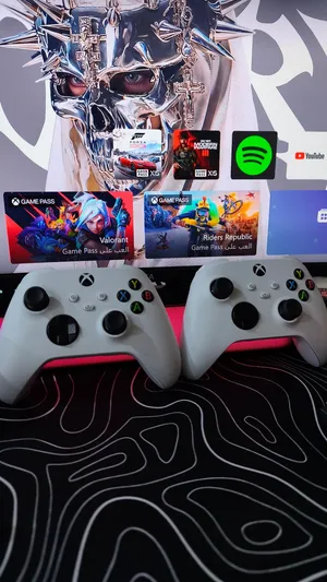 للبيع يد تحكم  (Xbox Series) أصلية باللون الأبيض.