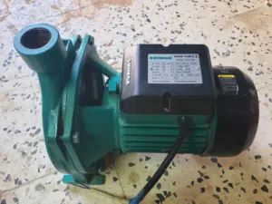 عدد 2 مضخات استعمال نظيف