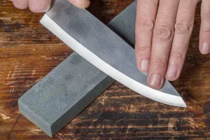 سن السكاكين-knife sharpening