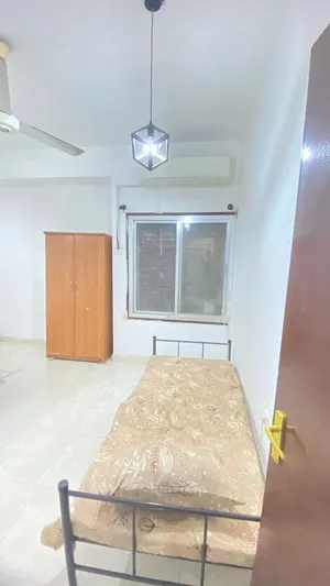غرفه للإيجار عزابه