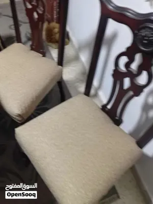 طاولة سفرة بحالة ممتازة