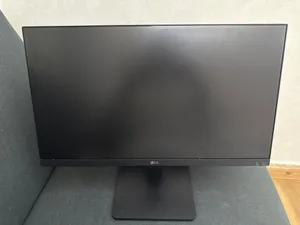 شاشه من نوع شركت LG مستعمل فيه بعض الخدوش بس جديد