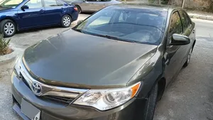 تويوتا كامري 2013 هايبرد XRLi، صالون سيدان، مرخصة، بحالة جيدة وميزات رائدة