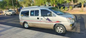 حافلة ركاب هيونداي موديل 2006 مستعملة بحالة جيدة للبيع