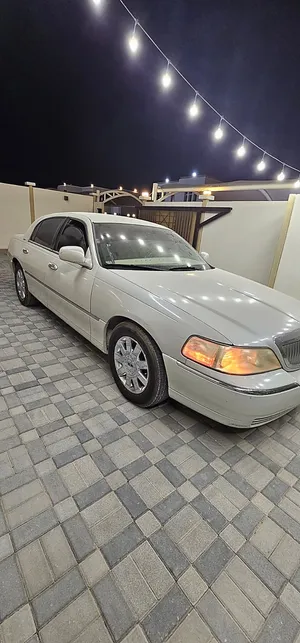 Used Lincoln Town Car in Sharjah