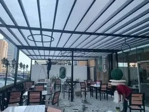 بديل الزجاج  برجولات المنيوم أشرعة مظلات قوسية أشرعة شوادر    مظلات قوسية