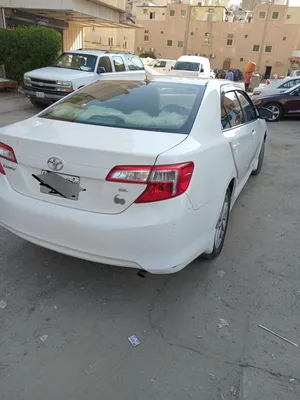 تويوتا كامري 2015 ذات مواصفات يابانية عالية الجودة في حالة ممتازة