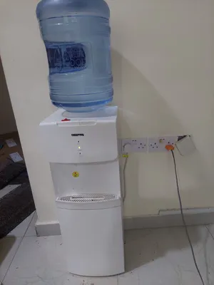 water dispenser in excellent condition  كولر ماء بحالة ممتازه جدا