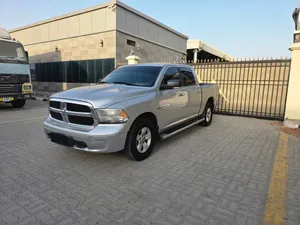 Dodge ram 1500 limited edition HEMI... Model 2015...no accidents no paint... Gcc specifications