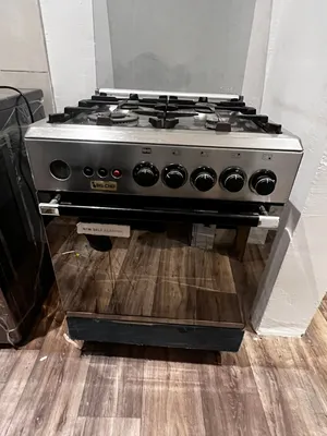 طباخ 4 عيون بيج تشف شغال و نظيف Big Chef 4-burner stove clean and in working order.