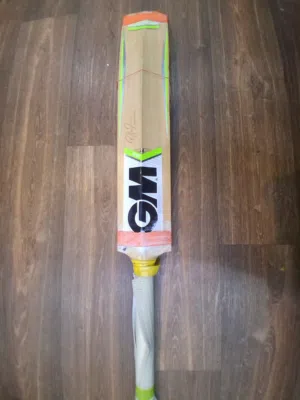 ROSS TAYLOR SIGNED BAT FOR SALE