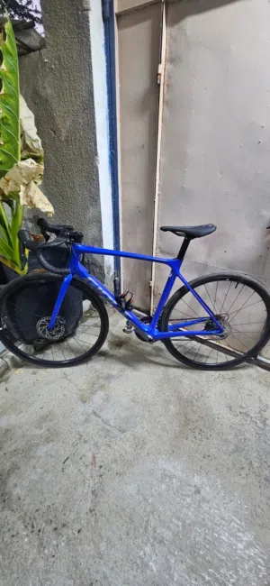 Giant TCR road bike (mint condition)